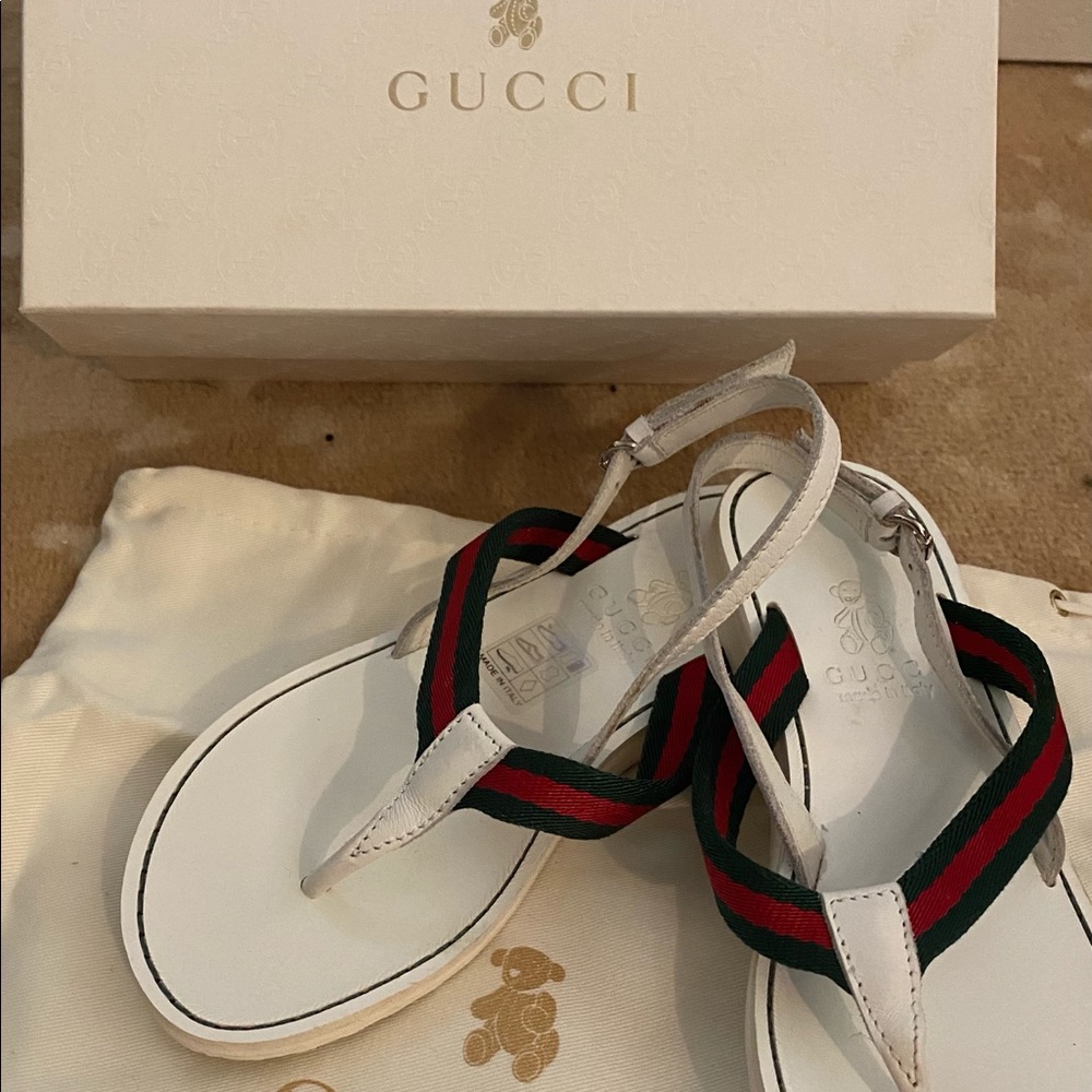 GUCCI children’s unisex sandals sz 30. White leather w/ green-red-green webbing.